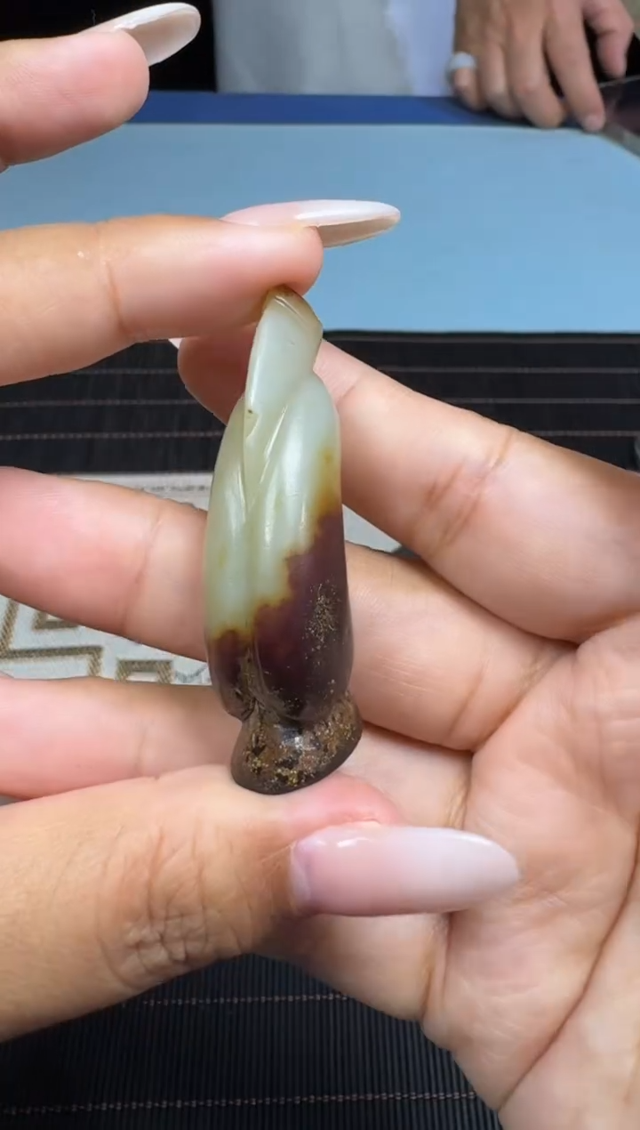 和田玉未镶嵌颈饰1