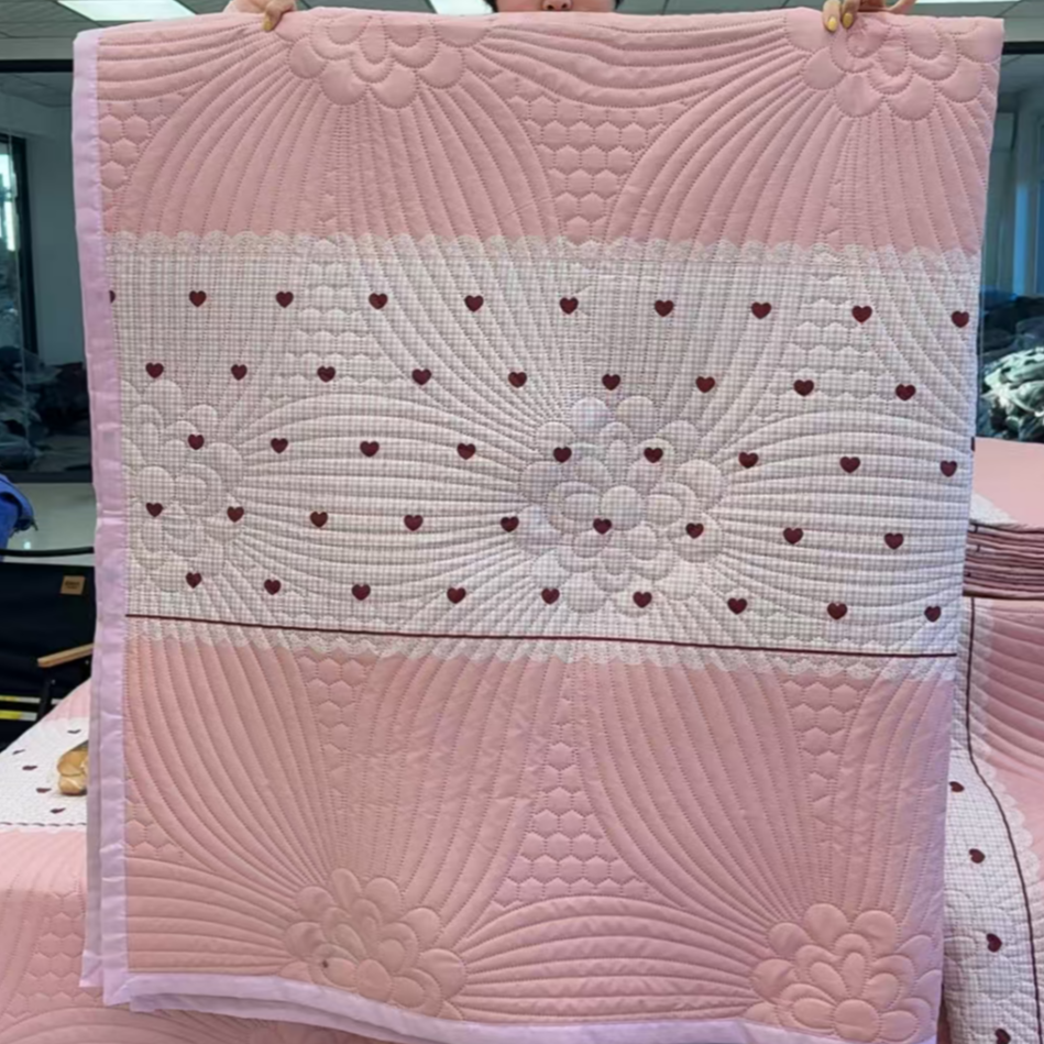 潮流款欧姐家粉色小桃心床盖