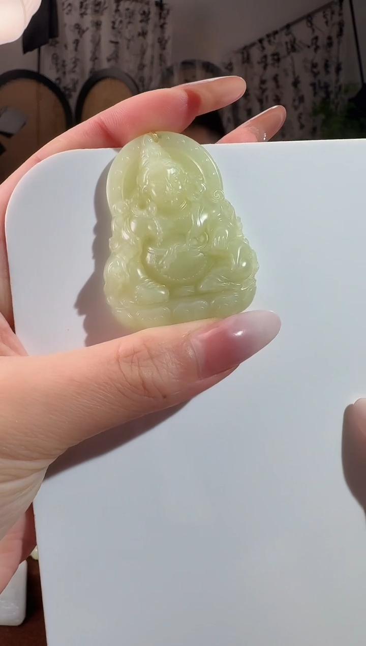 和田玉未镶嵌颈饰财神 