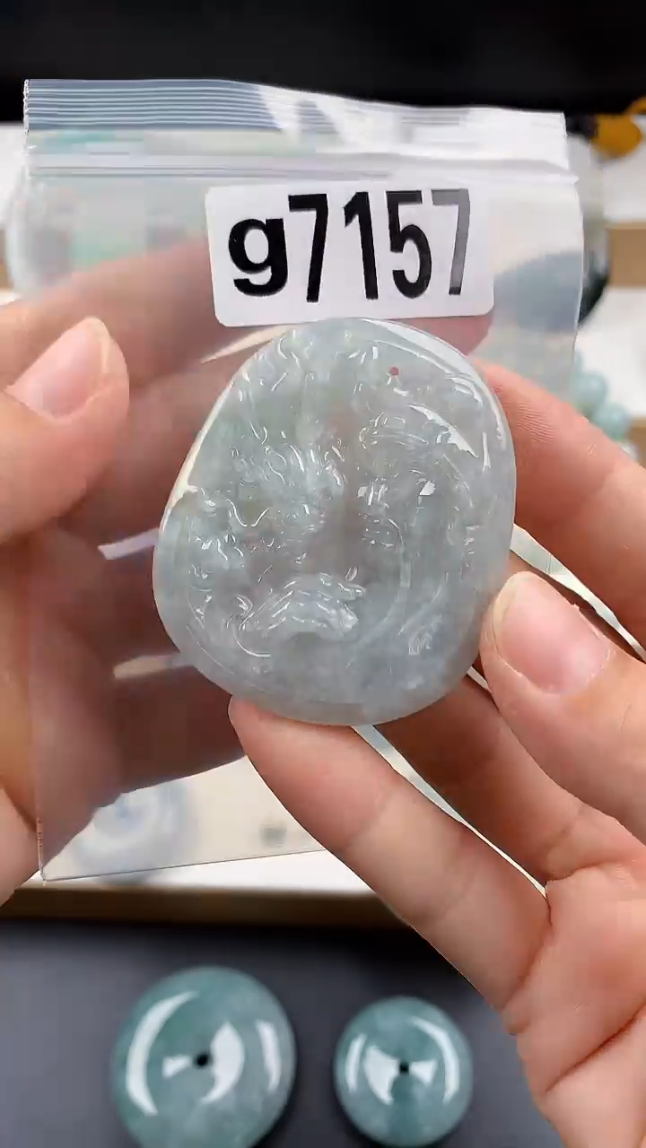 颈饰未镶嵌翡翠天然翡翠吊坠挂件