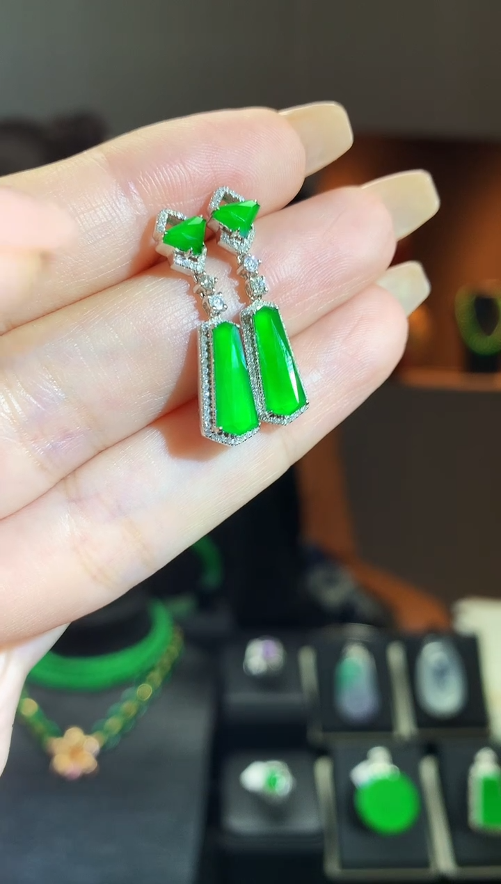 【闪购商品】翡翠吊坠(不含链)18K金镶嵌无事牌耳饰