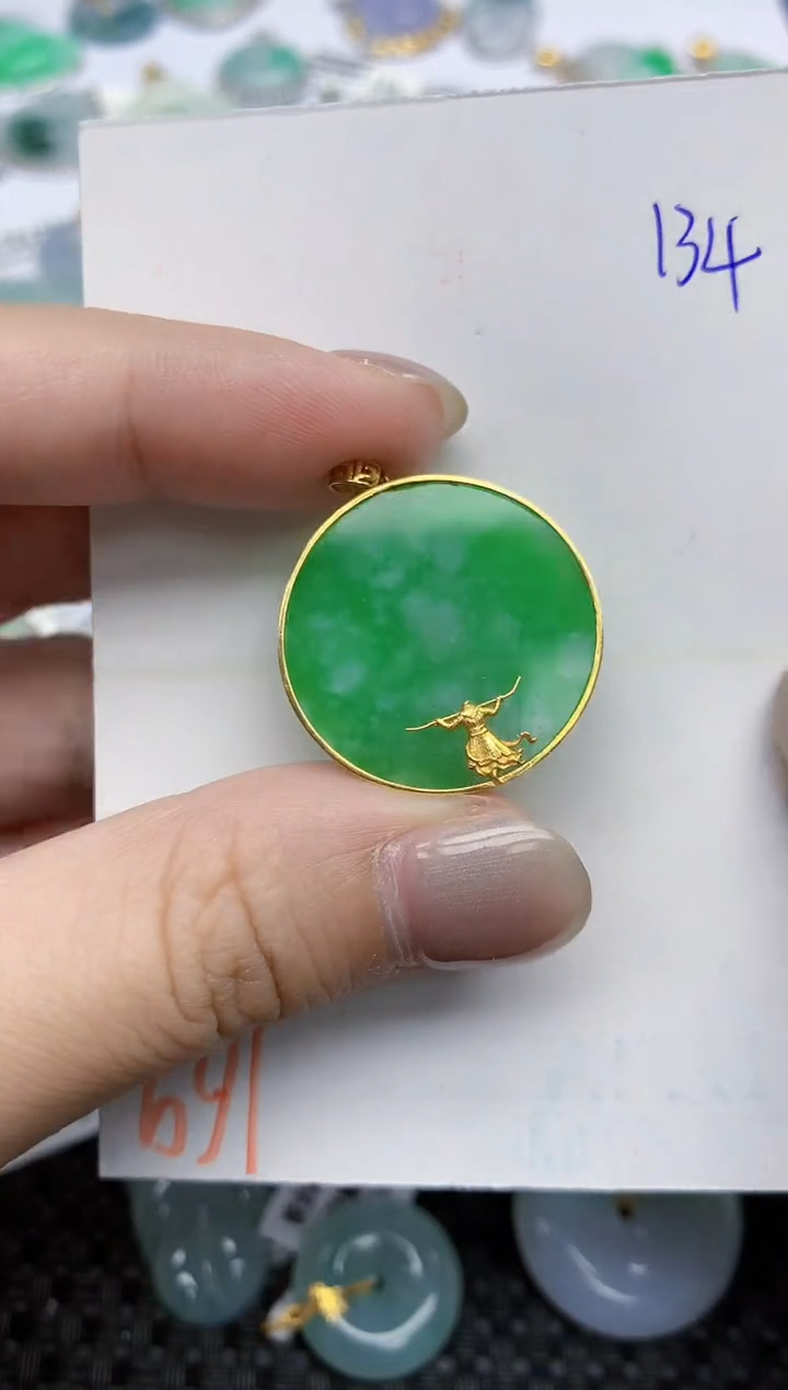 【闪购商品】翡翠颈饰18K金镶嵌天然翡翠A货