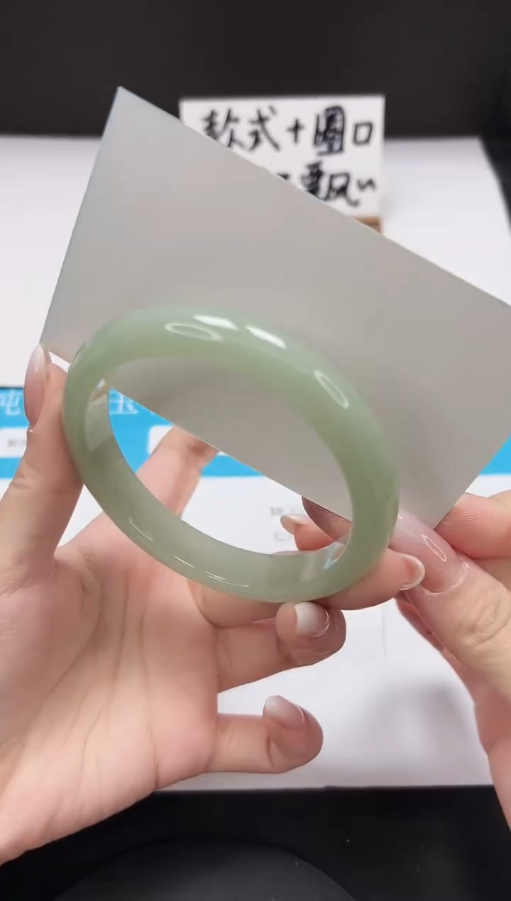 【闪购商品】石英质玉手镯未镶嵌A186-61.7