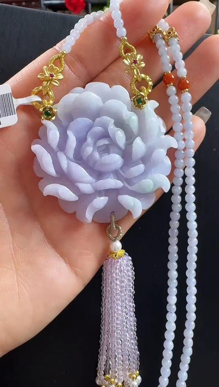 颈饰未镶嵌翡翠花牌