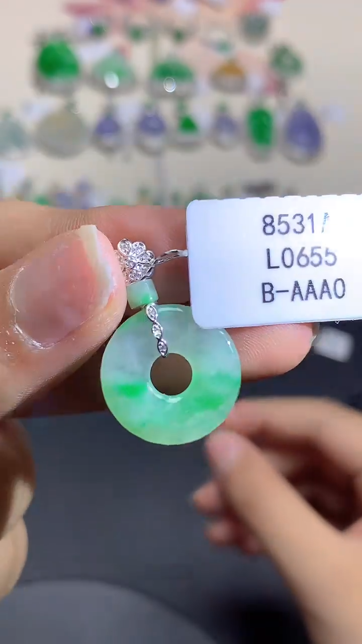 翡翠18K金镶嵌吊坠(不含链)L0655多样性发其一