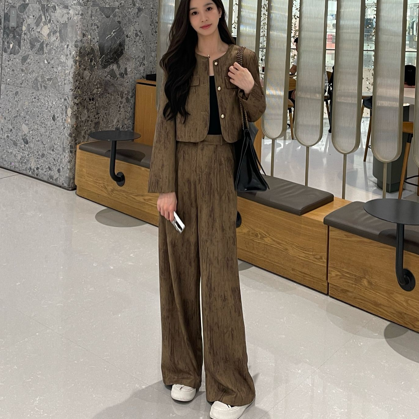 2025秋装设计师款时尚套装女 HXNZB24TZ090