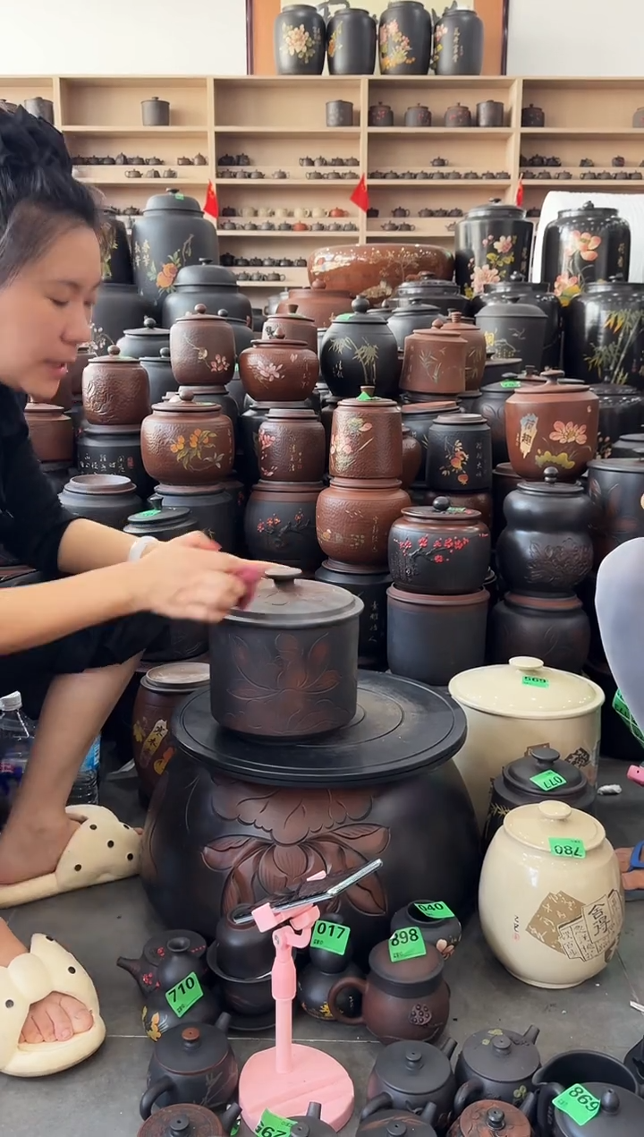 罐瑕疵茶叶罐  小五饼 鼓盖 荷花 127