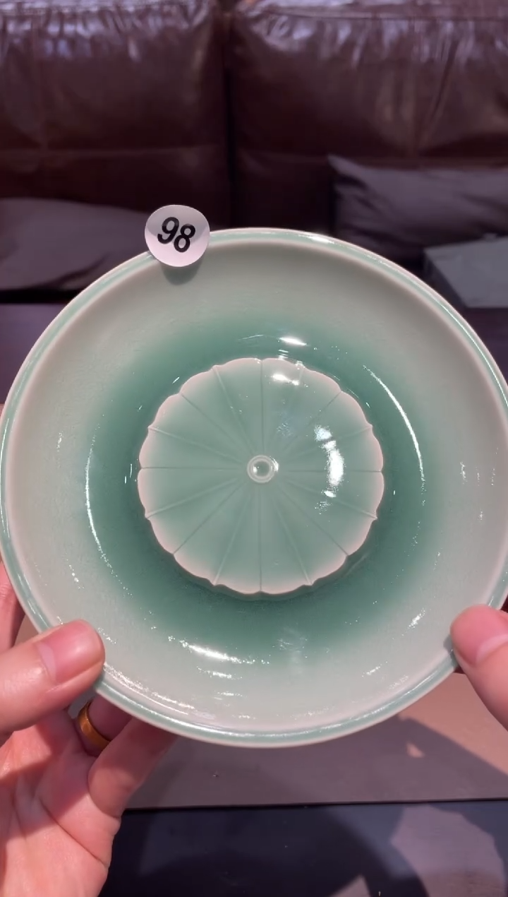 B****698窑承青瓷莲瓣壶承