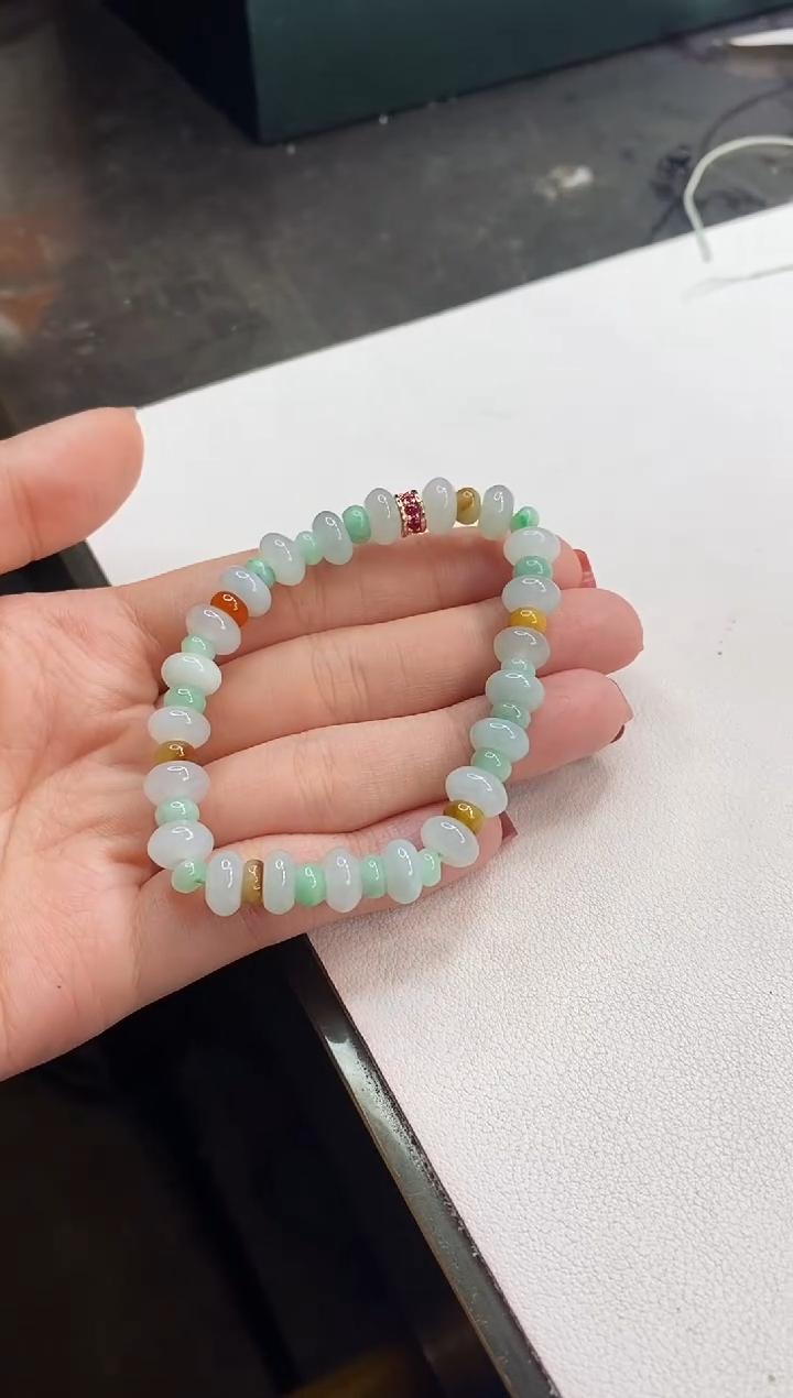 【闪购商品】翡翠颈饰未镶嵌手串