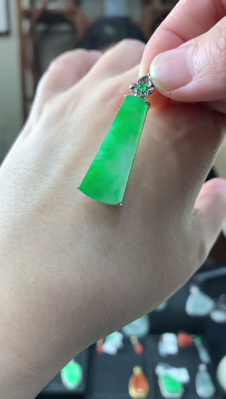 【闪购商品】翡翠吊坠(不含链)18K金镶嵌挂件