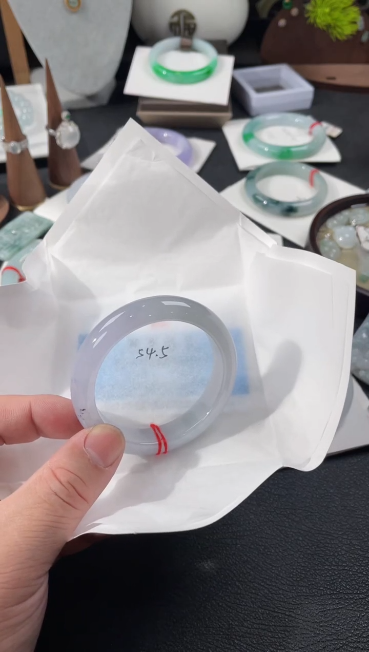 【闪购商品】翡翠手镯未镶嵌54.5正圈 有纹