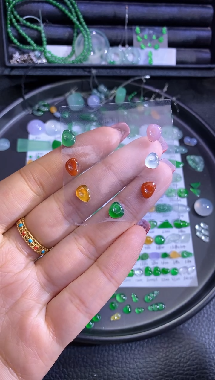 未镶嵌挂件翡翠肚脐眼