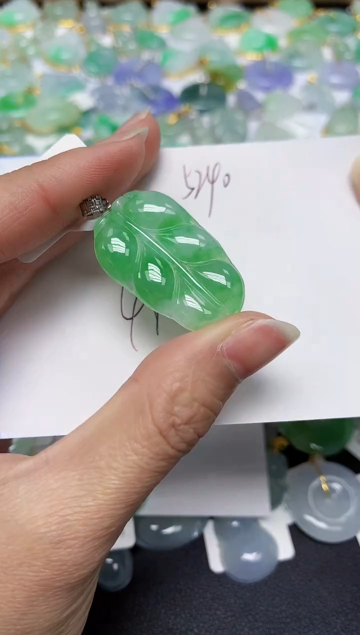 翡翠18K金镶嵌颈饰 天然翡翠A货