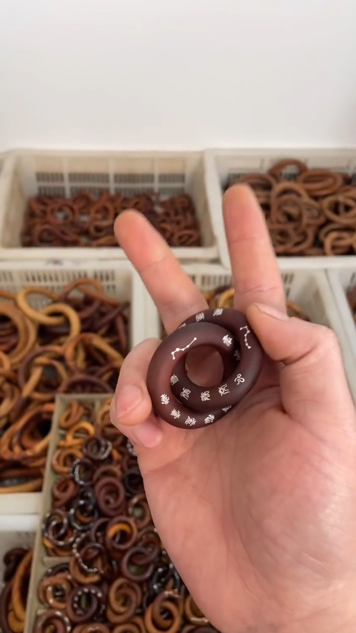 【闪购商品】木枣木镶银十字天经小乾坤圈（带礼盒+挂绳）