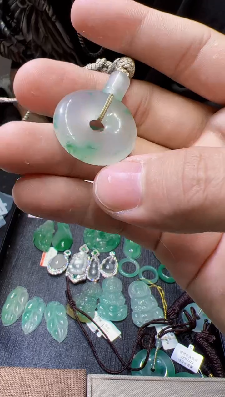 【闪购商品】石英质玉颈饰未镶嵌平安扣