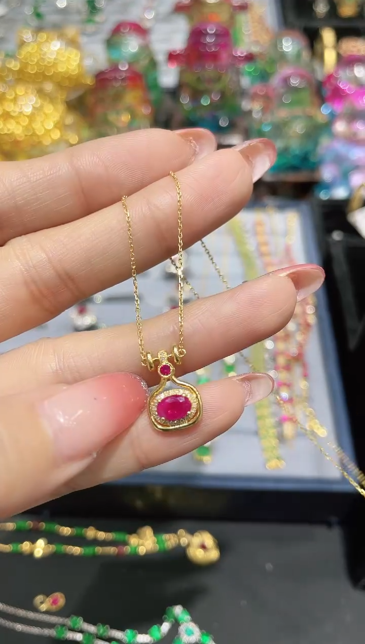 18K金镶嵌项链红宝石·