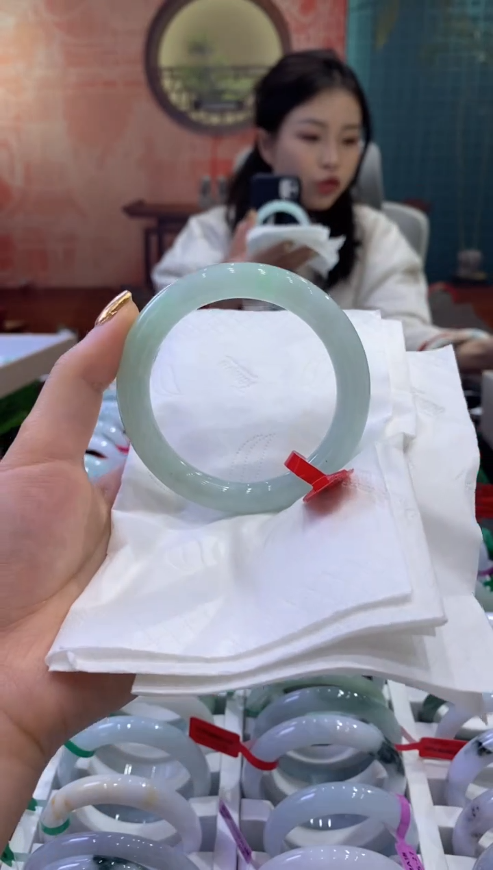 【闪购商品】翡翠手镯未镶嵌多人19359