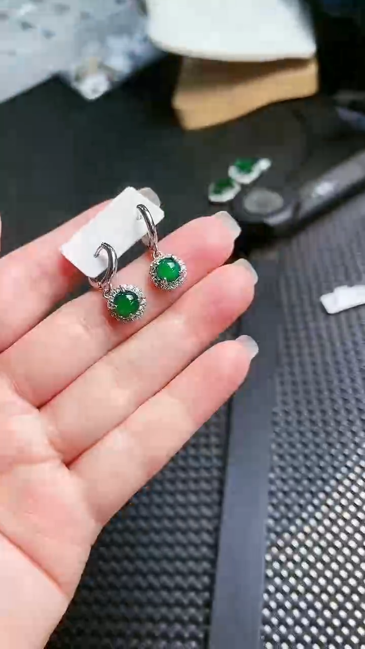 【闪购商品】翡翠耳饰未镶嵌1111111111