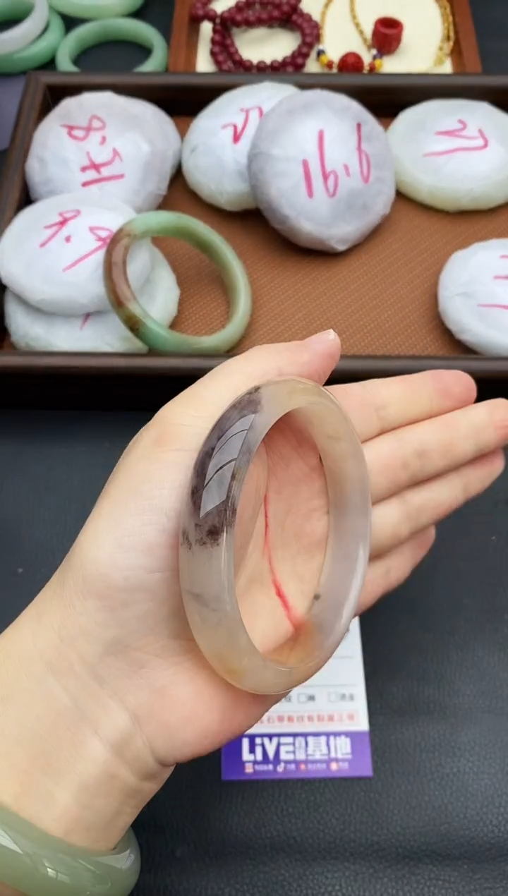 未镶嵌手镯石英质玉90+62/63