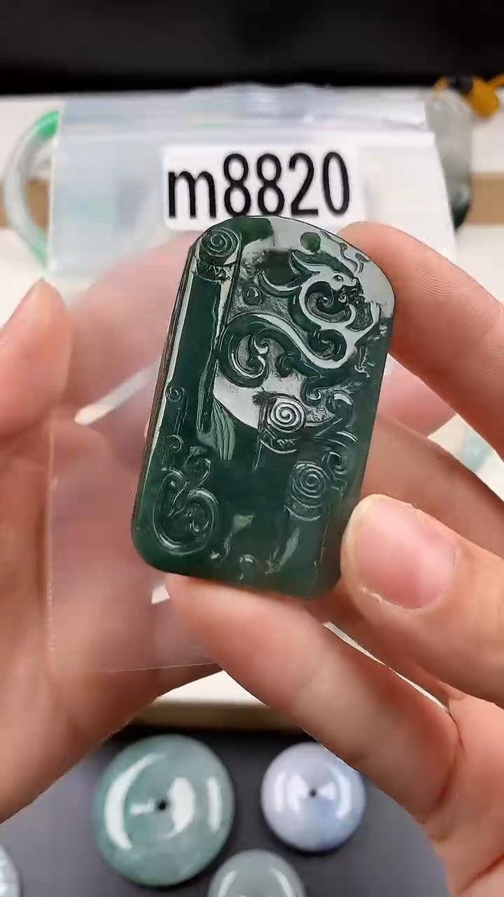 颈饰未镶嵌翡翠天然翡翠吊坠挂件