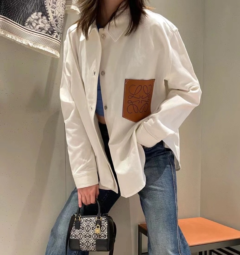 99新 LOEWE/罗意威 JM0535 白色logo皮牌棉质翻领衬衫 34 XXS码