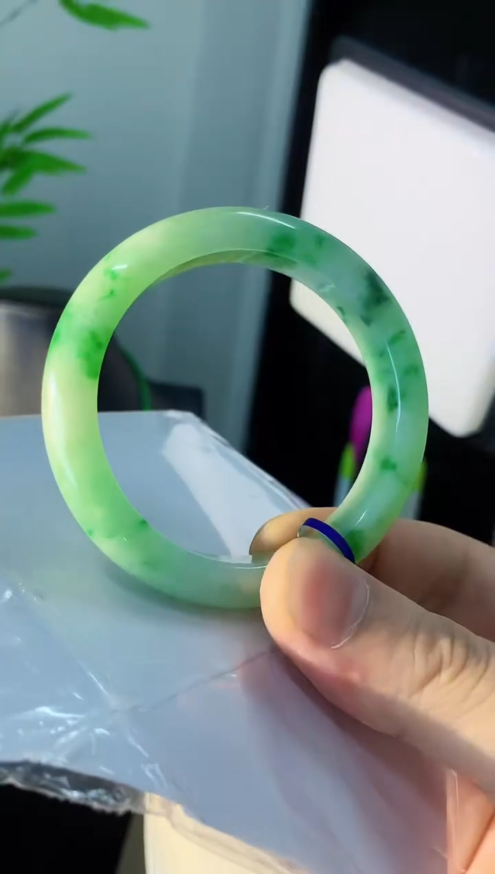 翡翠未镶嵌吊坠(不含链)缅甸翡翠手镯