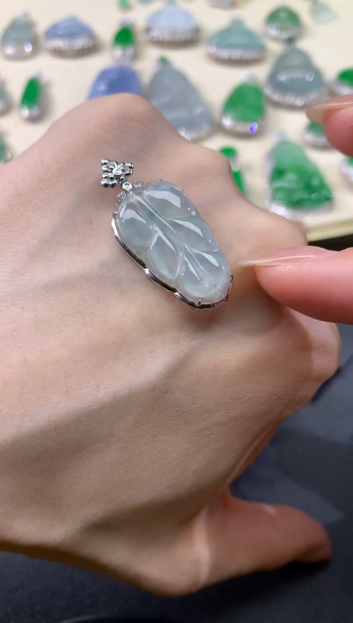 【闪购商品】翡翠吊坠(不含链)18K金镶嵌11天然A货翡翠