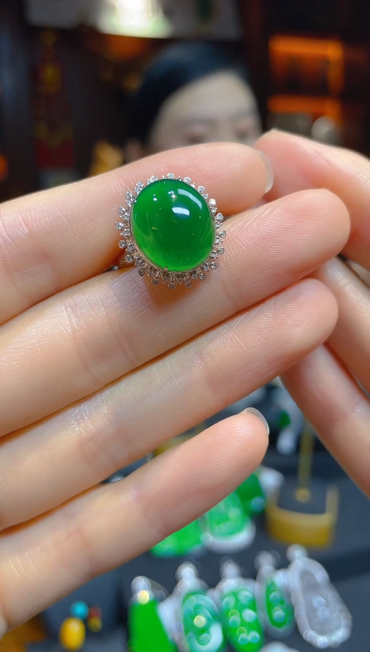 【闪购商品】翡翠戒指18K金镶嵌114299天然A货翡翠戒指