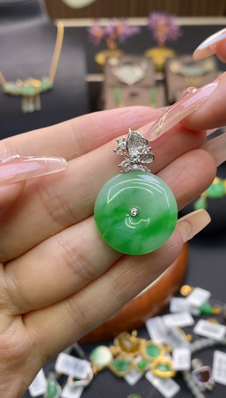 【闪购商品】翡翠颈饰18K金镶嵌净货12404