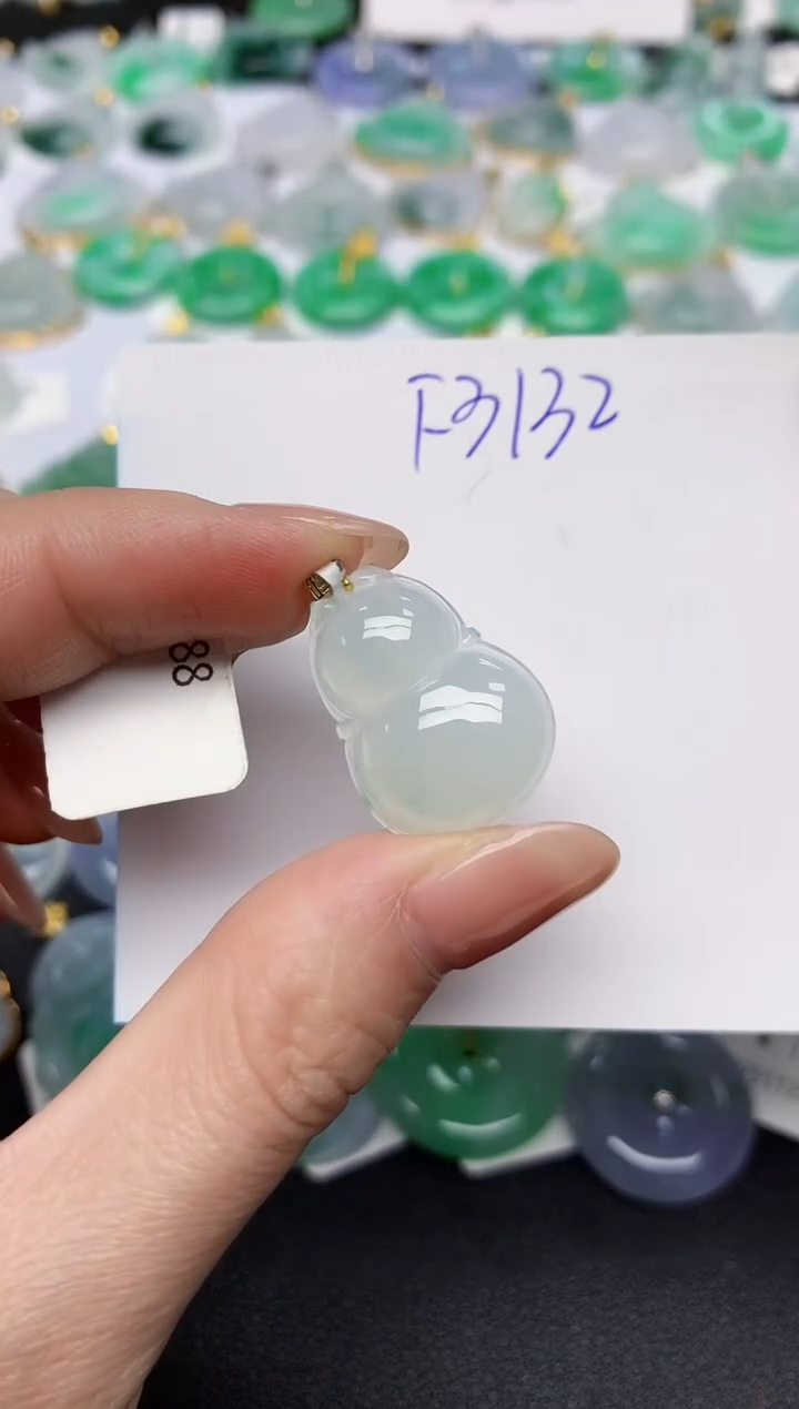 颈饰18K金镶嵌翡翠天然缅甸A货翡翠百元以上9元证书费自理