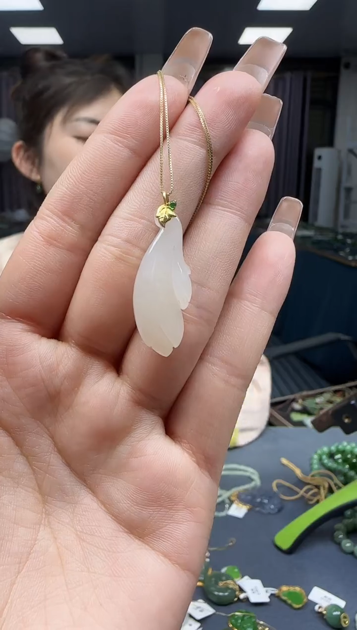 【闪购商品】和田玉挂件18K金镶嵌1