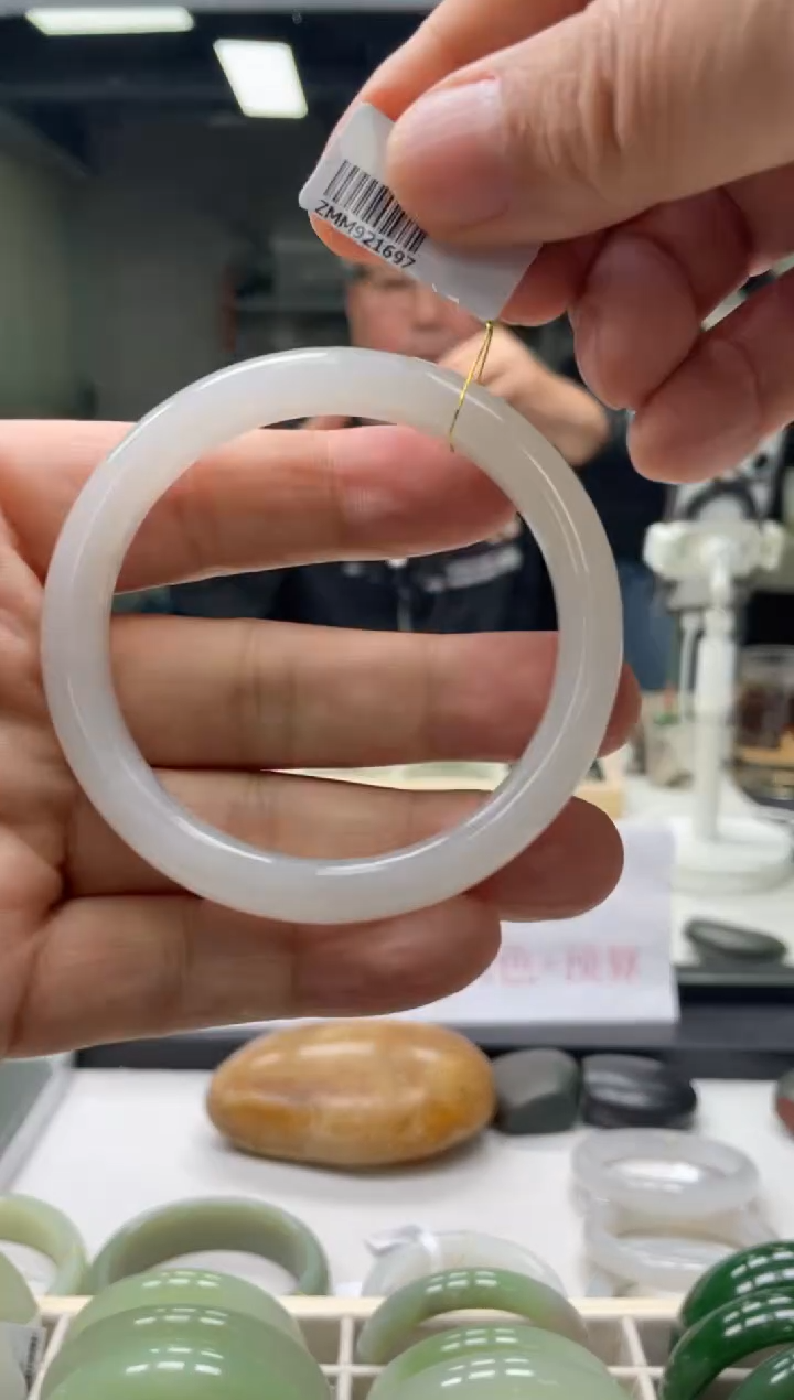 【闪购商品】和田玉手镯未镶嵌编码 圈口58-59