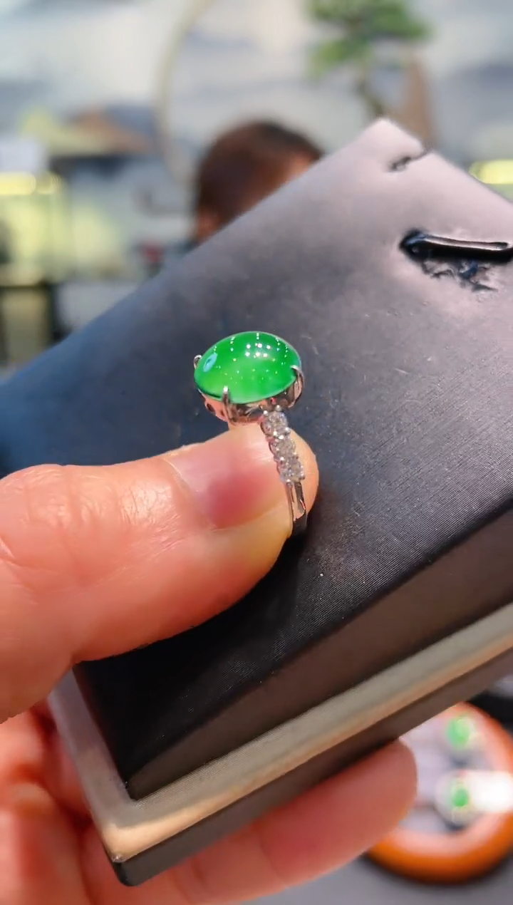 【闪购商品】翡翠颈饰18K金镶嵌A78戒指