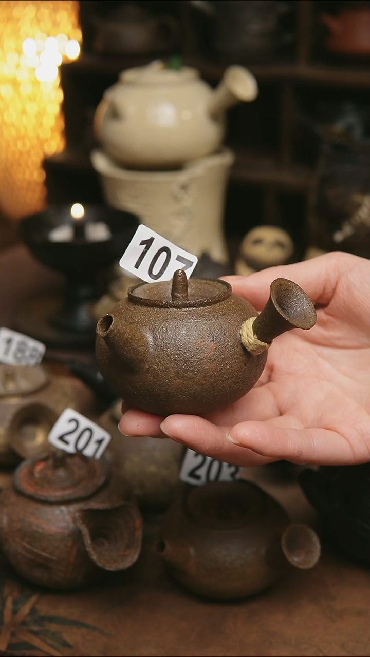 107号紫砂全手工侧把茶壶95毫升