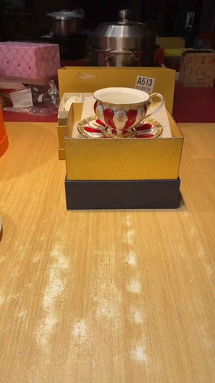 瓷片生活的本意是啊开心啊@@1