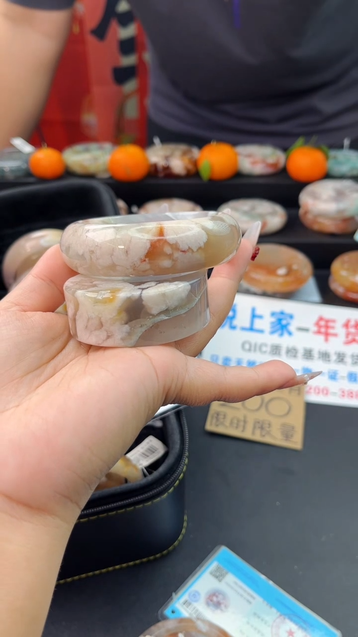 【闪购商品】石英质玉手镯未镶嵌赠送镯心（58圈口）