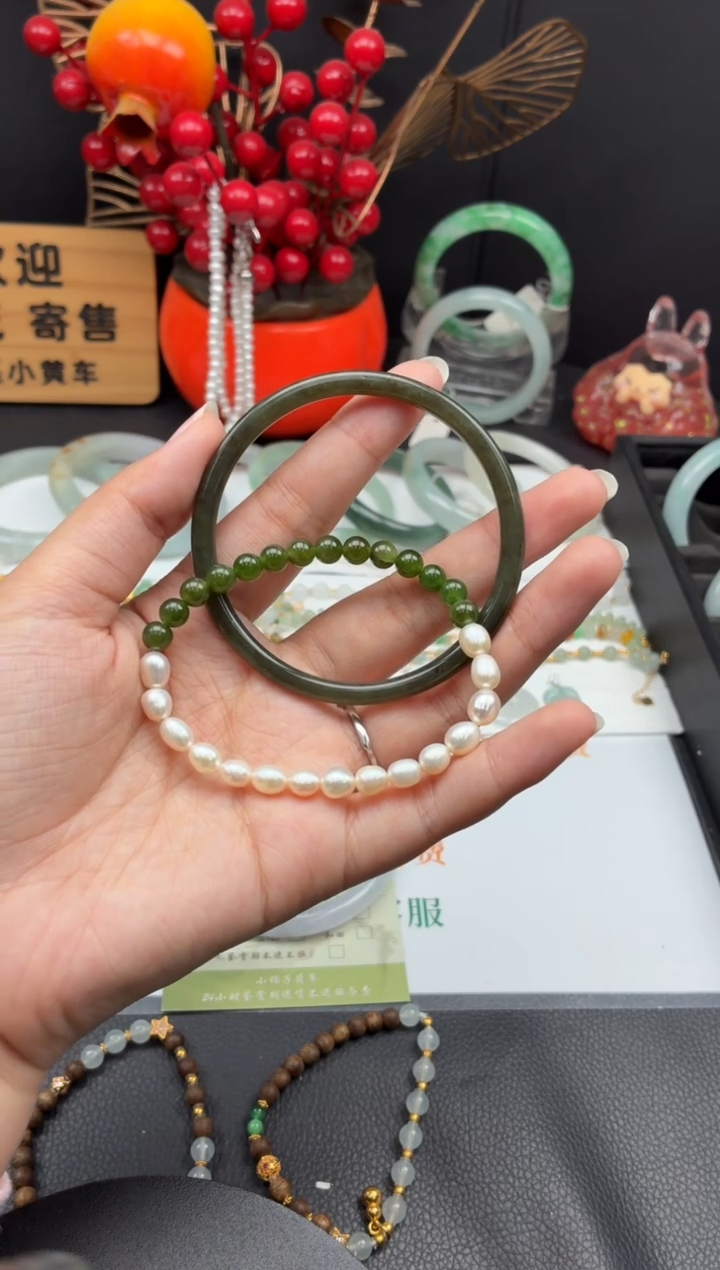 未镶嵌手镯和田玉（碧玉）手镯 手串