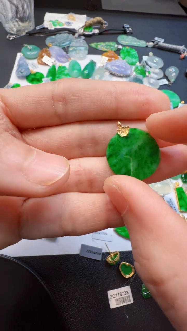 【闪购商品】翡翠吊坠(不含链)18K金镶嵌980