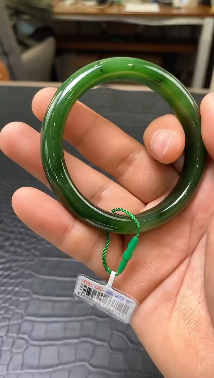 【闪购商品】和田玉碧玉手镯未镶嵌一个