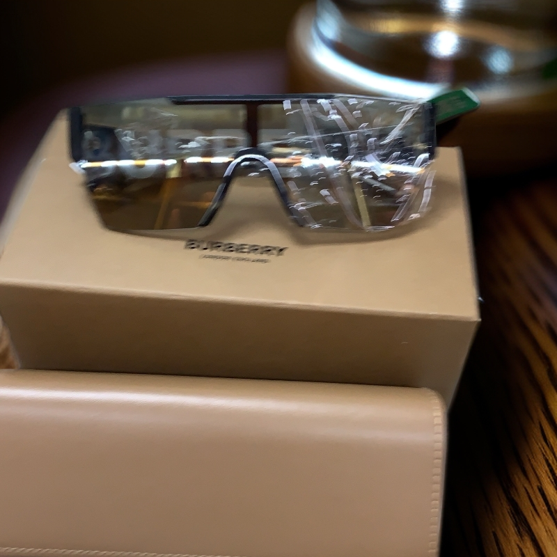 95新 BURBERRY/博柏利  黑色墨镜 1892 2870 