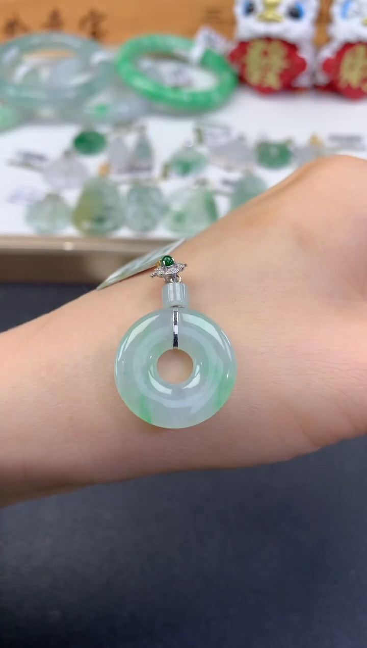 【闪购商品】翡翠颈饰18K金镶嵌