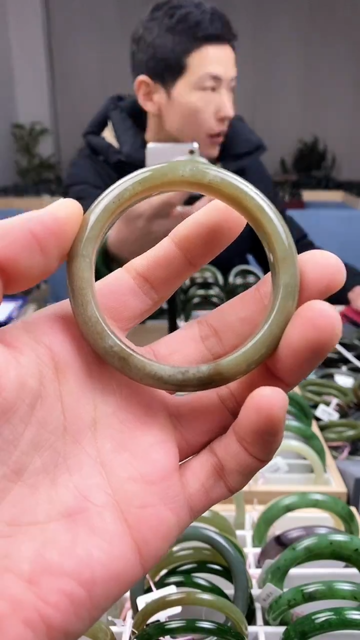 【闪购商品】和田玉手镯未镶嵌55.6