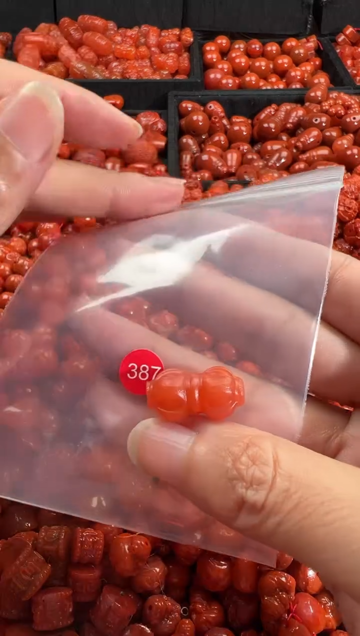 颈饰未镶嵌南红玛瑙1