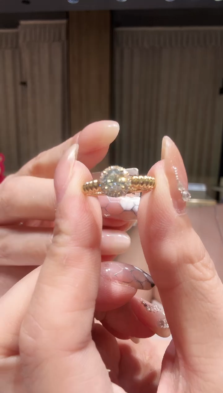 18K金镶嵌戒指钻石AY0164-Y-13