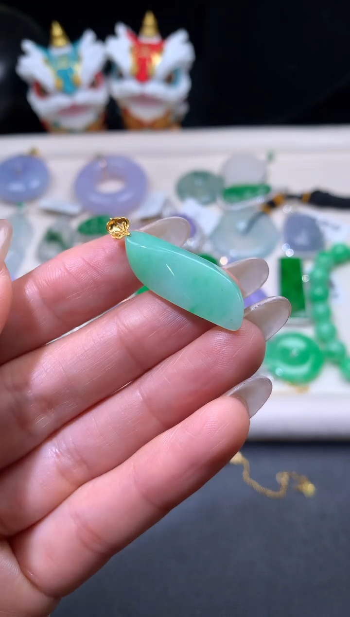 吊坠(不含链)18K金镶嵌翡翠翡翠