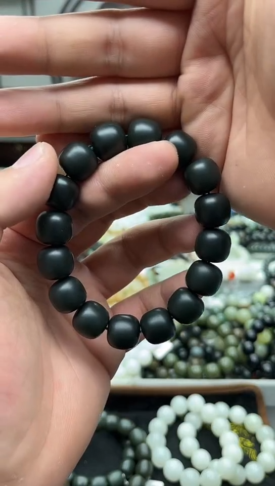 手串未镶嵌和田玉新疆沙枣青14