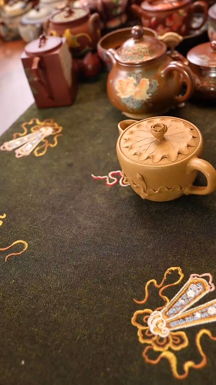 茶壶紫砂荷韵汉瓦