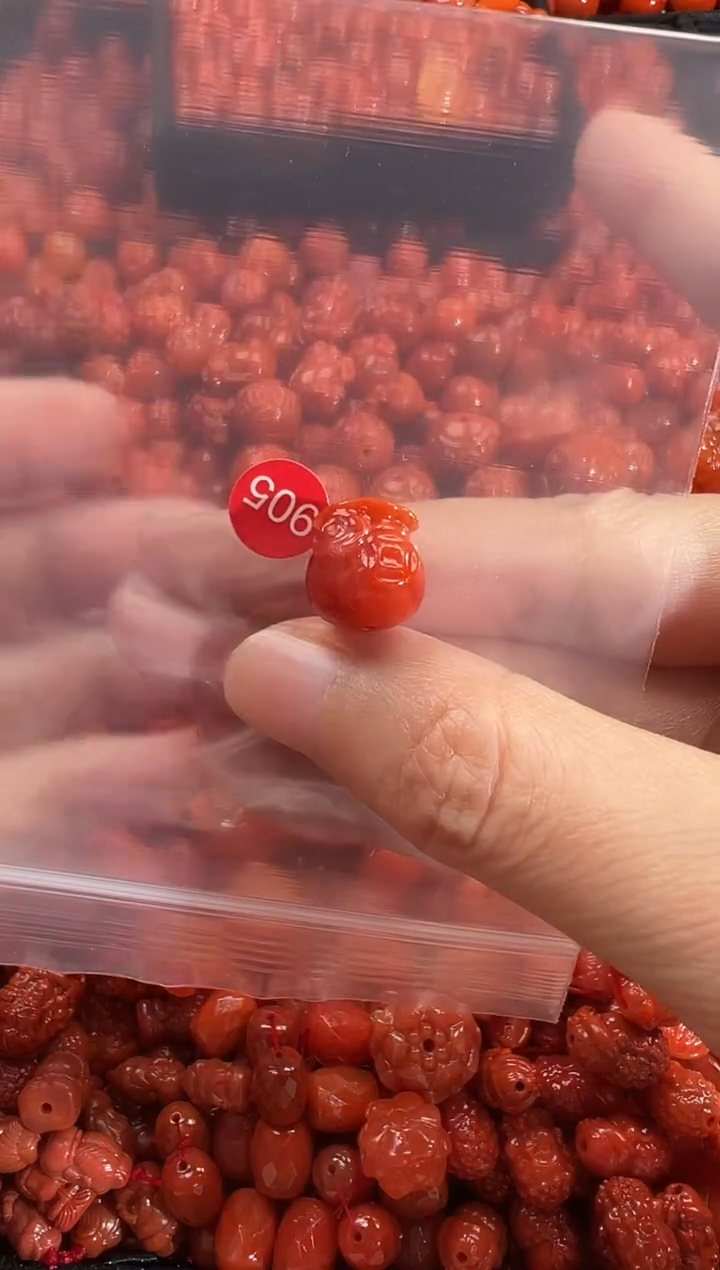 颈饰未镶嵌南红玛瑙1