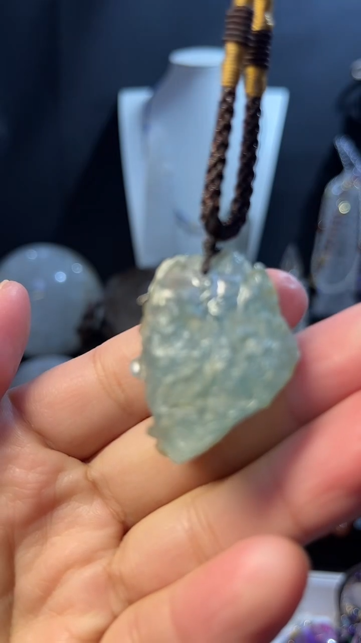 颈饰未镶嵌水晶天然海蓝宝吊坠