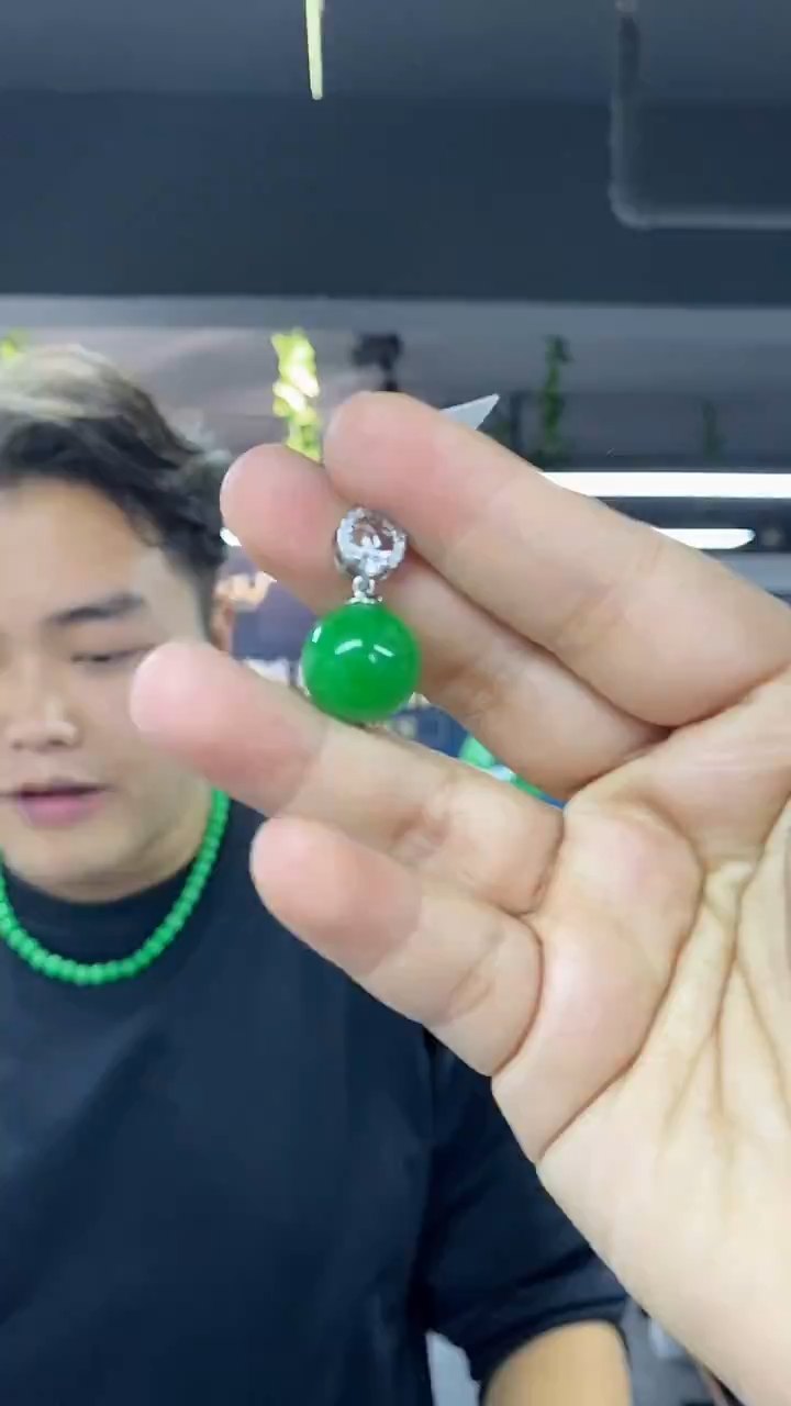 颈饰未镶嵌翡翠多样性发其一颜色微差